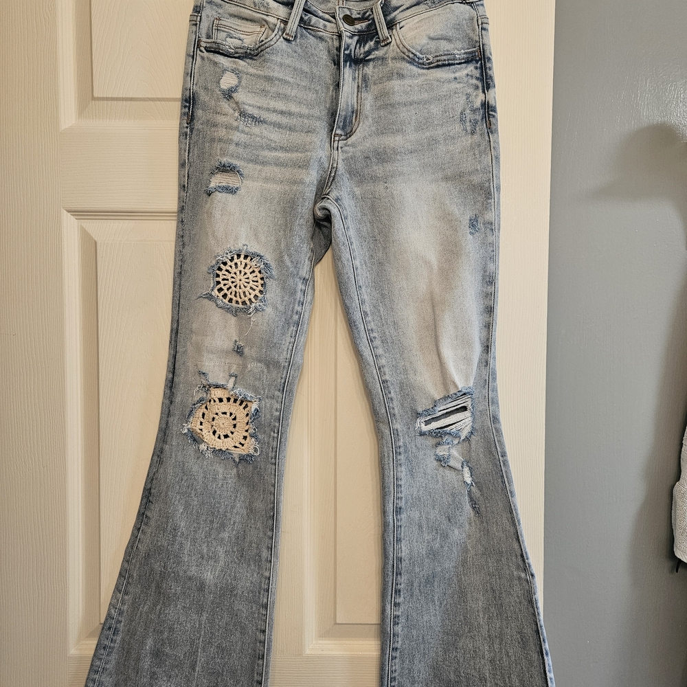 CEROS Light Wash Flare Jeans with Crochet Accents